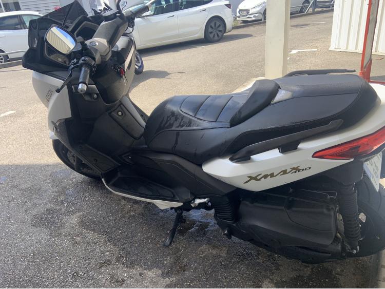 XMAX 400