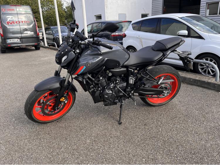 YAMAHA MT-07
