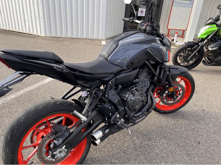 YAMAHA MT-07