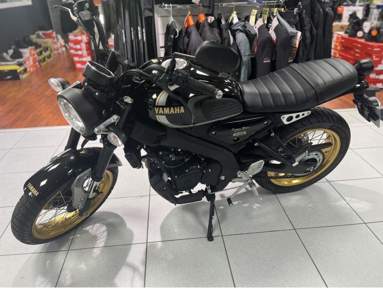 YAMAHA XSR 125 Legacy